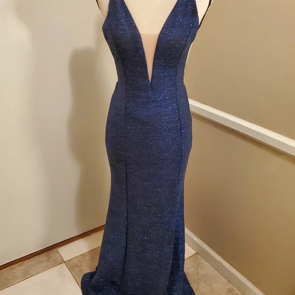 chinese dress ladies Emerald Sundae Juniors Ruffle-Shoulder Mermaid Gown Color Wine Size XL   DDT Boutique